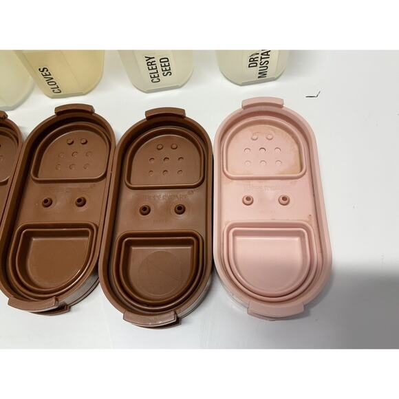 Lot Of 5 VTG Tupperware Lids Spice Shakers Containers Modular Mates 1843 - Picture 9 of 10